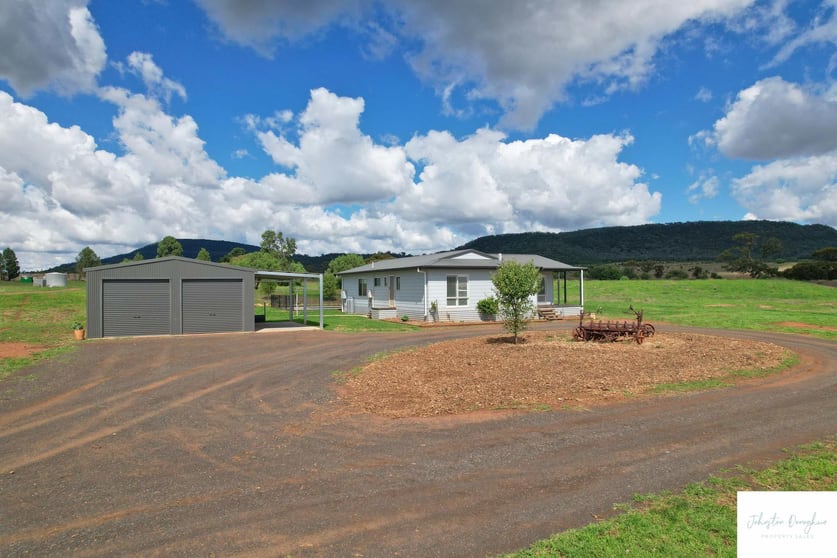 Click to view all images 8299 Oxley Highway Gunnedah NSW 2380 - Image 2