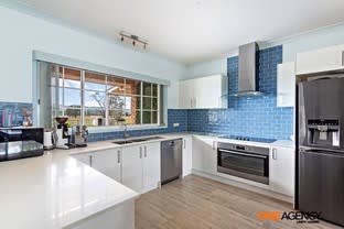 Click to view all images 478 Standen Drive Lower Belford NSW 2335 - Image 3