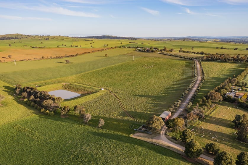 Click to view all images 562 Pattersons Road Wagga Wagga NSW 2650 - Image 2
