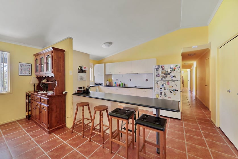 Click to view all images Childers QLD 4660 - Image 2