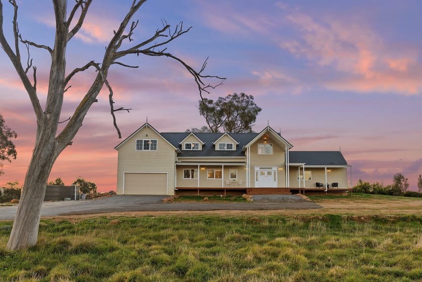 Click to view all images 3 Yellow Box Place Manton NSW 2582 - Image 3