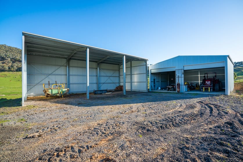 Click to view all images Koetong Creek Track Bungil VIC 3691 - Image 3