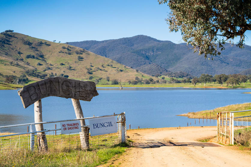 Click to view all images Koetong Creek Track Bungil VIC 3691 - Image 2