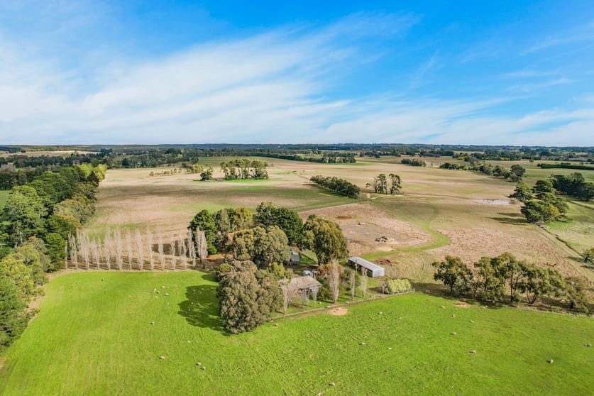 Click to view all images 26 Caddys Lane Tylden VIC 3444 - Image 3