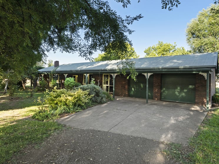 Click to view all images 178 Midland Link Highway Maindample VIC 3723 - Image 3