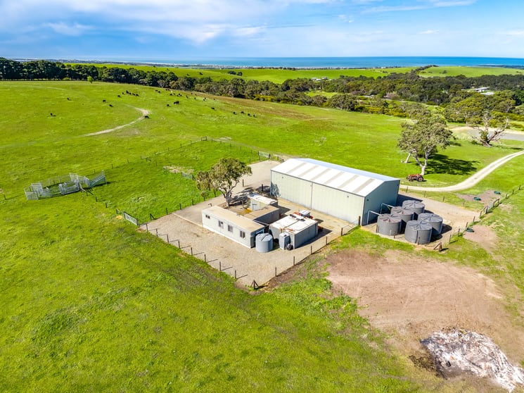 Click to view all images 486 Glenford Gully Road Middleton SA 5213 - Image 3