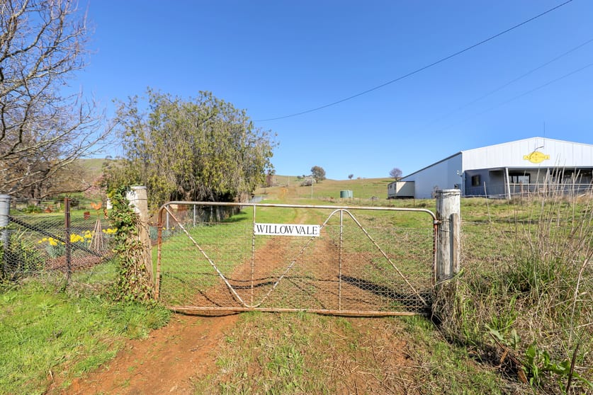 Click to view all images 585 Grahamstown Road Adelong NSW 2729 - Image 2