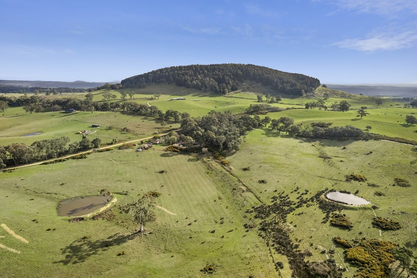 Click to view all images 219 Leslies Road Mount Franklin VIC 3461 - Image 2