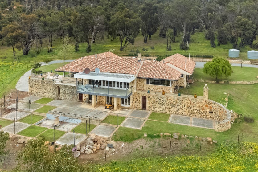 Click to view all images Mambray Park, 2893 Toodyay Road Gidgegannup WA 6083 - Image 1