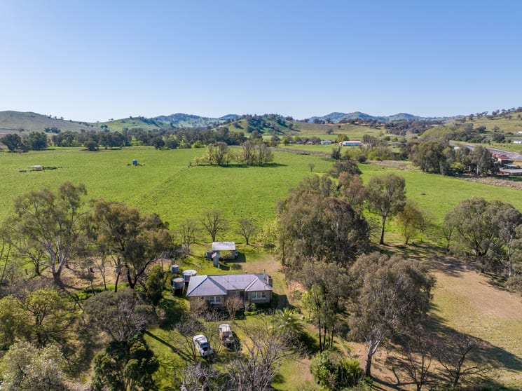 Click to view all images 22 School Road Coolac NSW 2727 - Image 3
