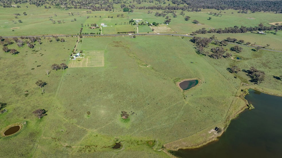 Click to view all images 8774 New England Highway Tenterfield NSW 2372 - Image 3