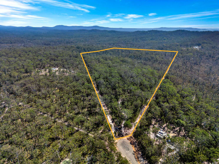 Click to view all images 170 Grasstree Drive Taloumbi NSW 2463 - Image 2