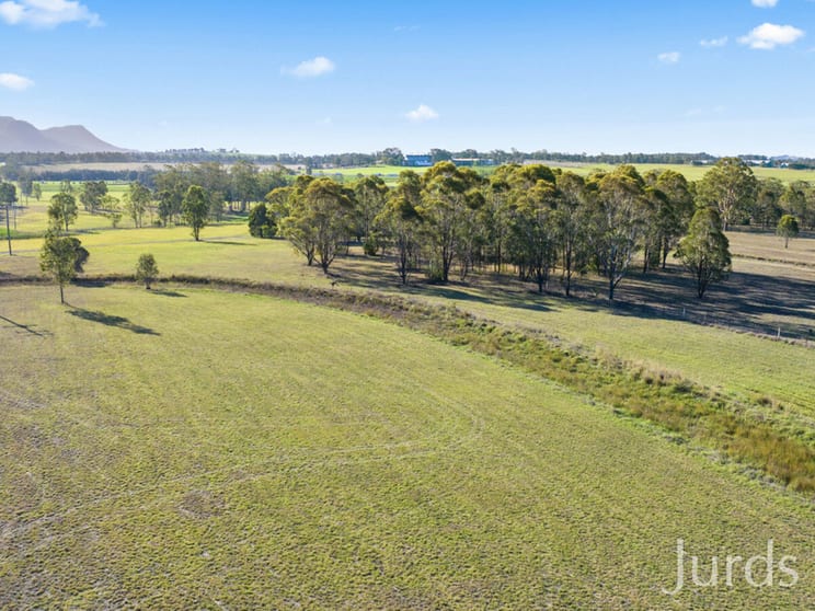 Click to view all images 11/ Broke Road Pokolbin NSW 2320 - Image 2