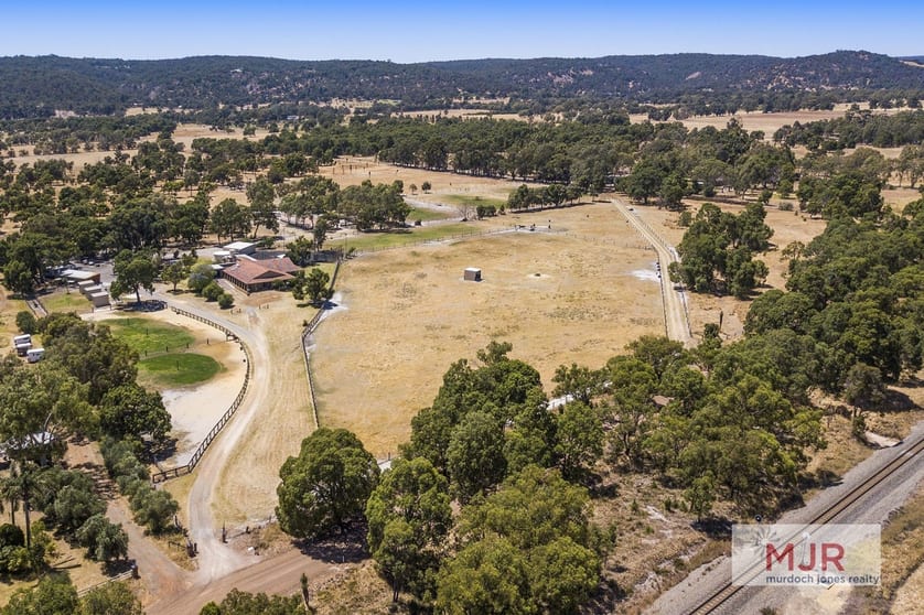Click to view all images 197 Hardey Road Serpentine WA 6125 - Image 1