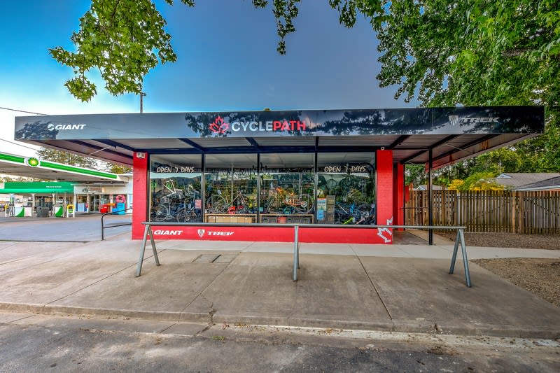 Click to view all images 74 Gavan Street Bright VIC 3741 - Image 2