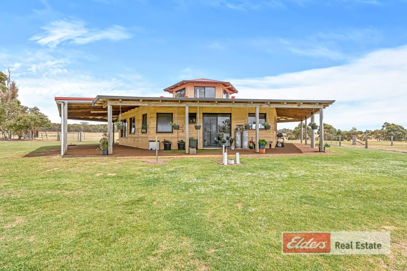 Click to view all images 121 Redmond-Hay River Road Redmond WA 6327 - Image 3