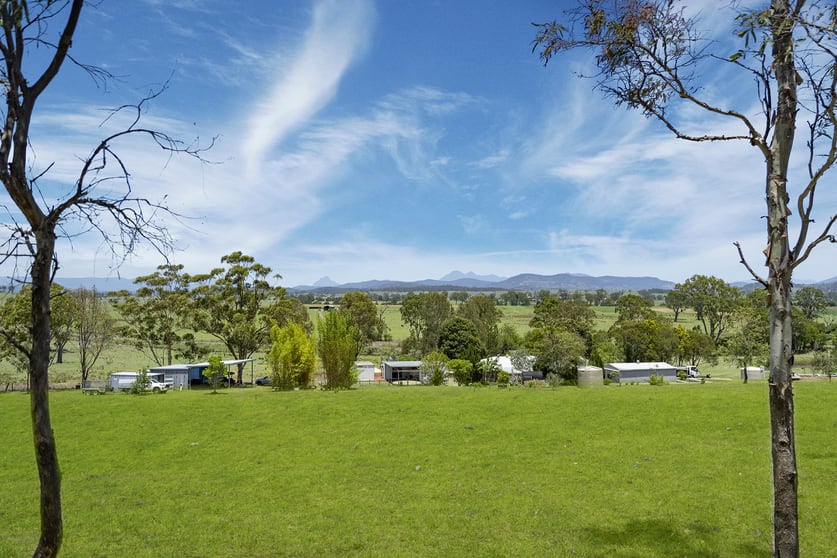 Click to view all images 107 Christmas Creek Road Laravale QLD 4285 - Image 1