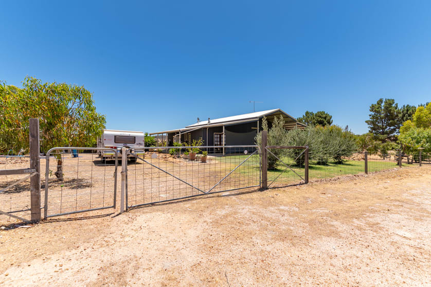 Click to view all images 130 Tyrer Road Brookton WA 6306 - Image 2