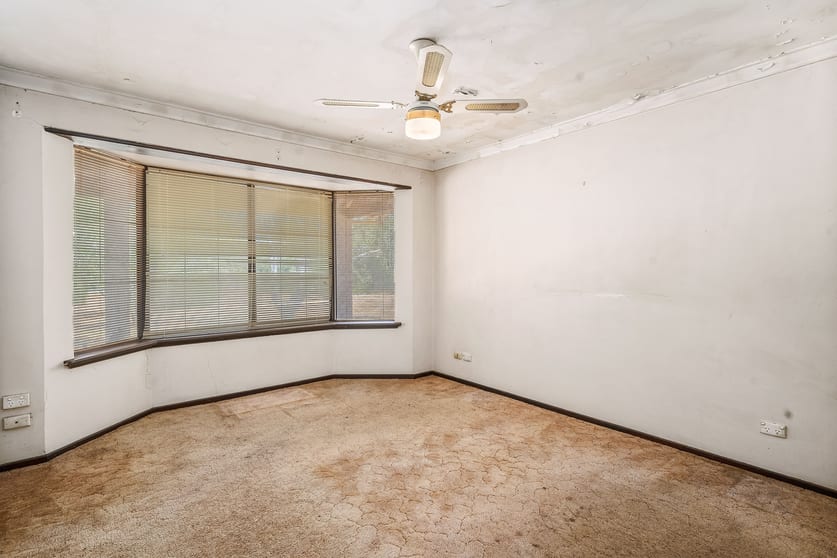 Click to view all images 112 Young Road Baldivis WA 6171 - Image 3