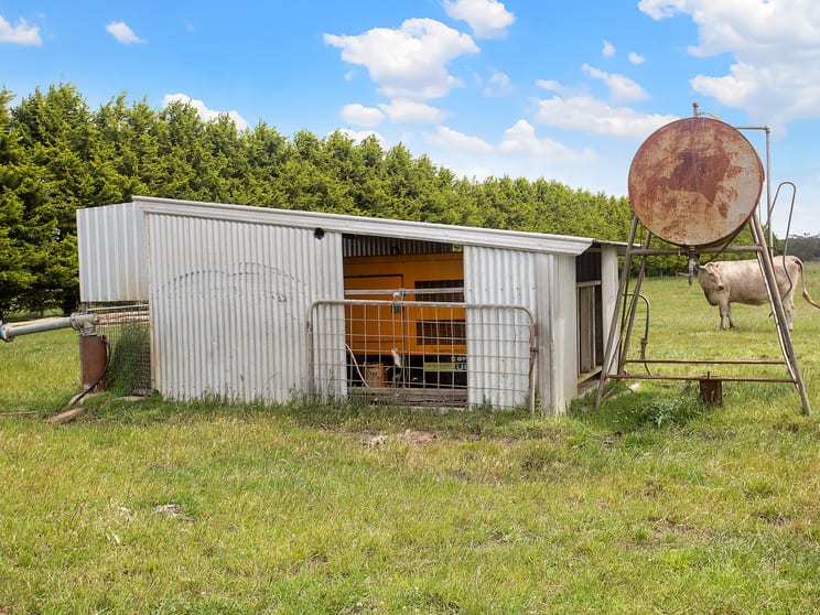 Click to view all images 931 Gorae Road Gorae VIC 3305 - Image 3