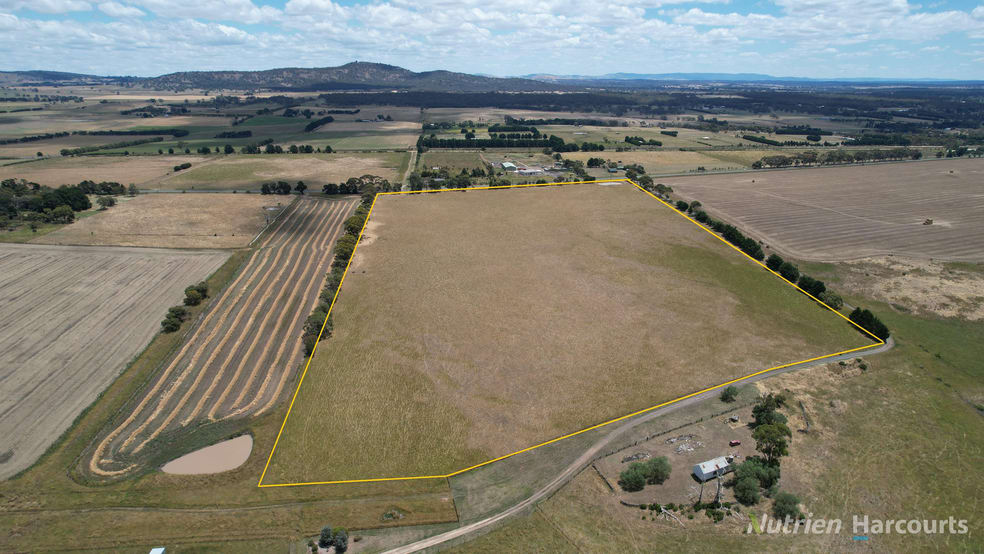Click to view all images 3100 Ballarat-Maryborough Road Clunes VIC 3370 - Image 3
