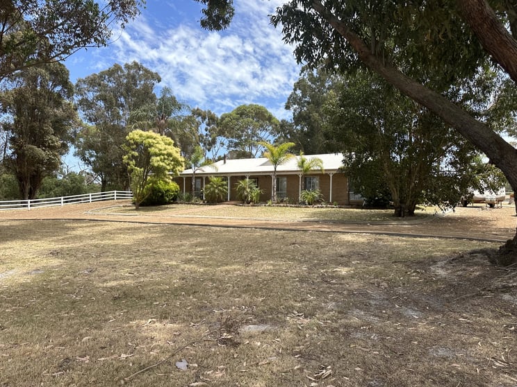 Click to view all images 32330 Albany Highway Mount Barker WA 6324 - Image 3