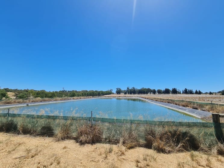 Click to view all images 132 Dooling Road Neergabby WA 6503 - Image 2