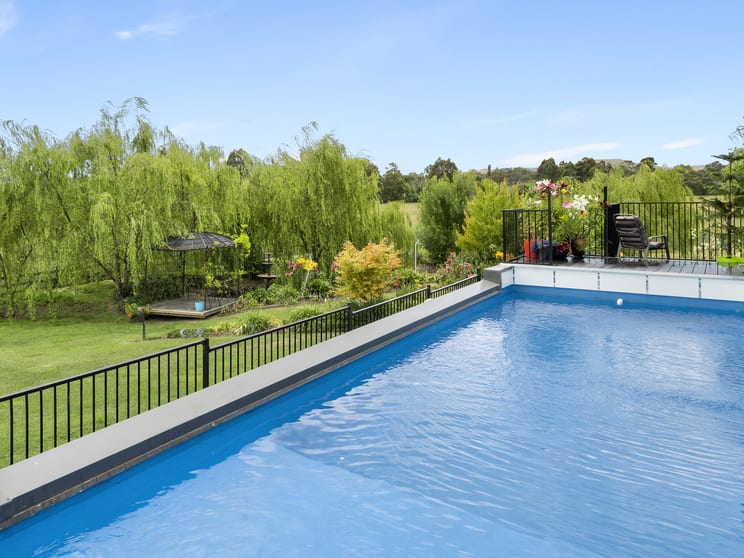 Click to view all images 125 Dead Horse Lane Mansfield VIC 3722 - Image 2