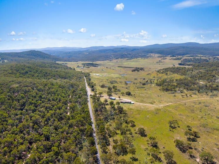 Click to view all images 3212 Jerangle Road Captains Flat NSW 2623 - Image 2