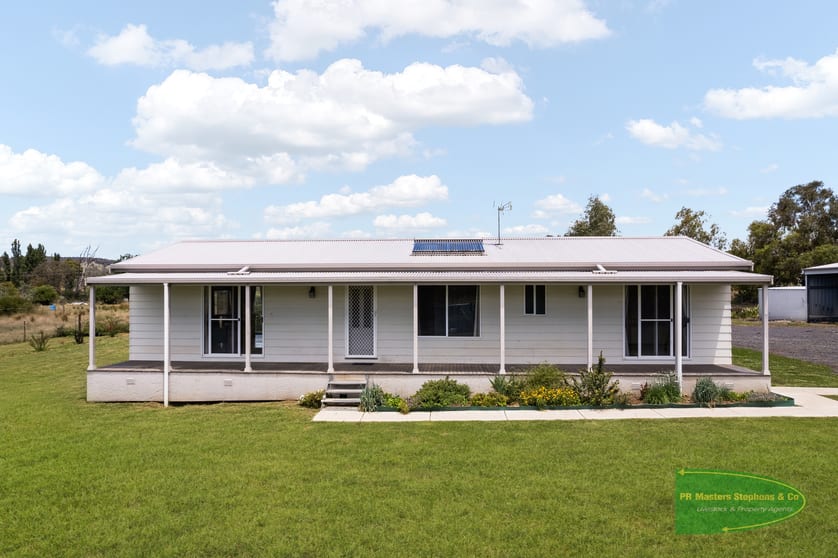 Click to view all images 14 Harrow St Lyndhurst NSW 2797 - Image 2