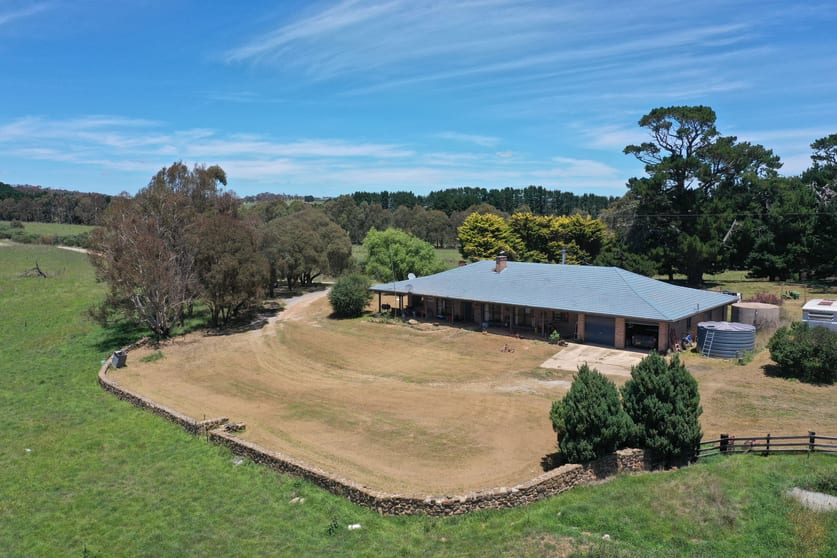 Click to view all images 729 Tyrl Tyrl Road Laggan NSW 2583 - Image 2