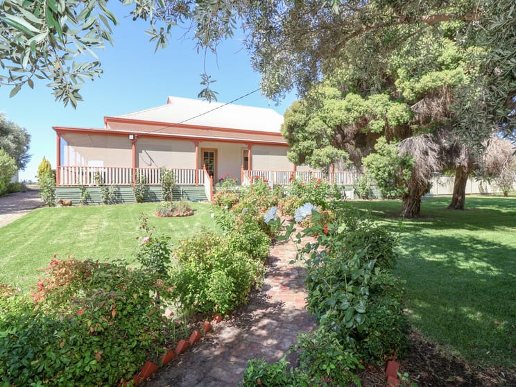 Click to view all images 121 Nyah West Road Nyah West VIC 3595 - Image 3