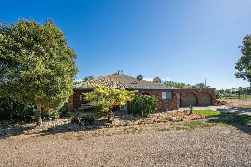 Click to view all images 575 Craven Rd Tatura East VIC 3616 - Image 1