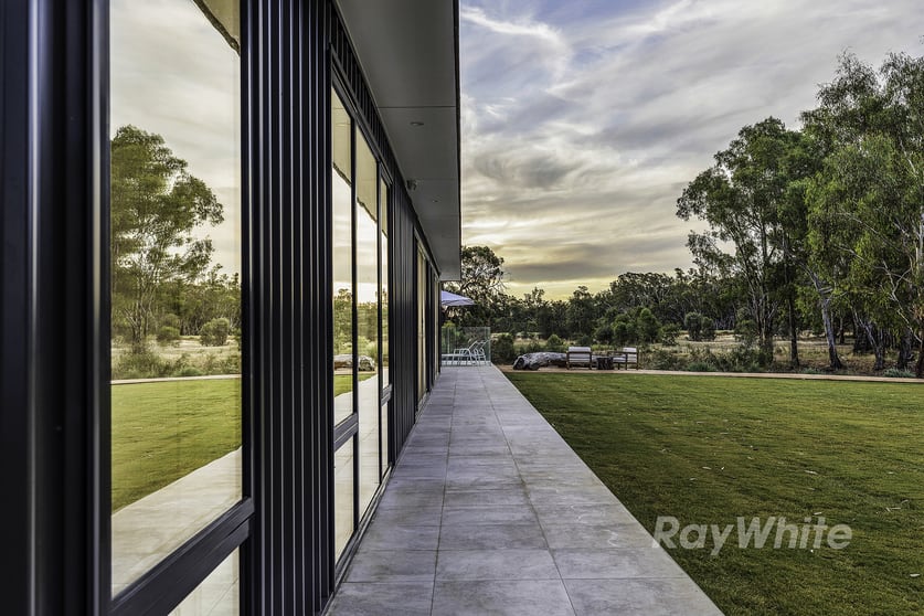 Click to view all images 251 Fulham Road Torrumbarry VIC 3562 - Image 3