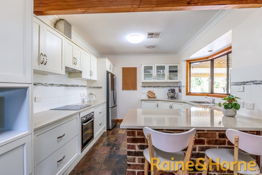 Click to view all images 13R Dulcidene Road Dubbo NSW 2830 - Image 3