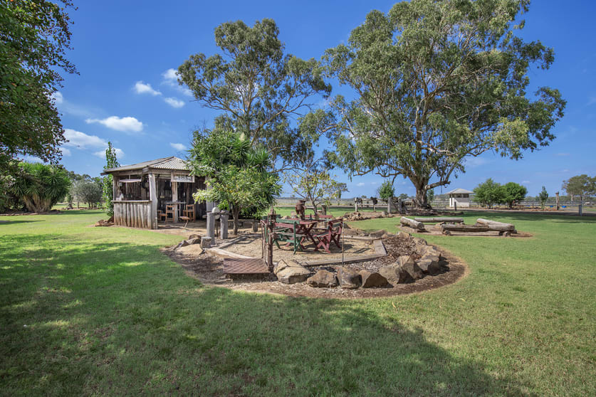Click to view all images 'Dorroughby' 93 McGowan Road Westbrook QLD 4350 - Image 2