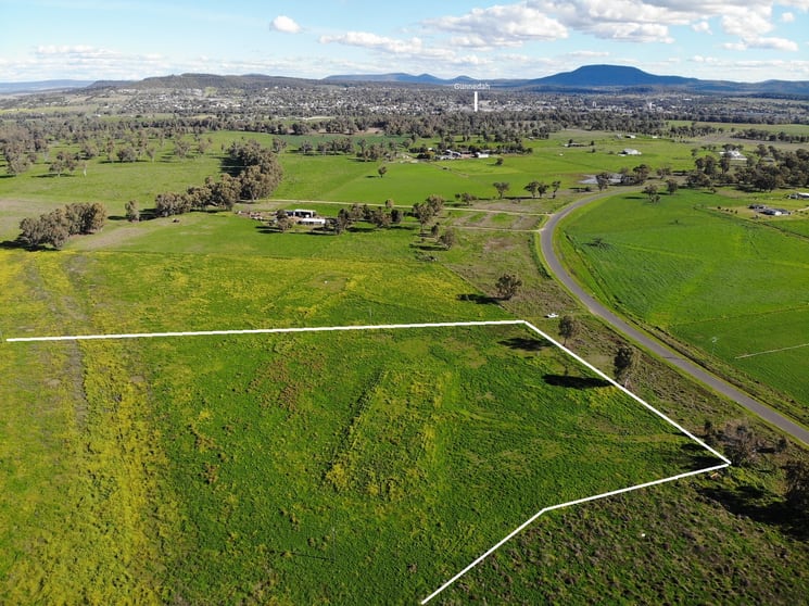 Click to view all images 236 Kelvin Road Gunnedah NSW 2380 - Image 2