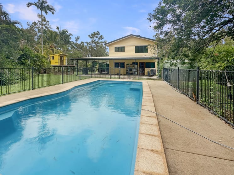 Click to view all images 14 Rand Road Koumala QLD 4738 - Image 2