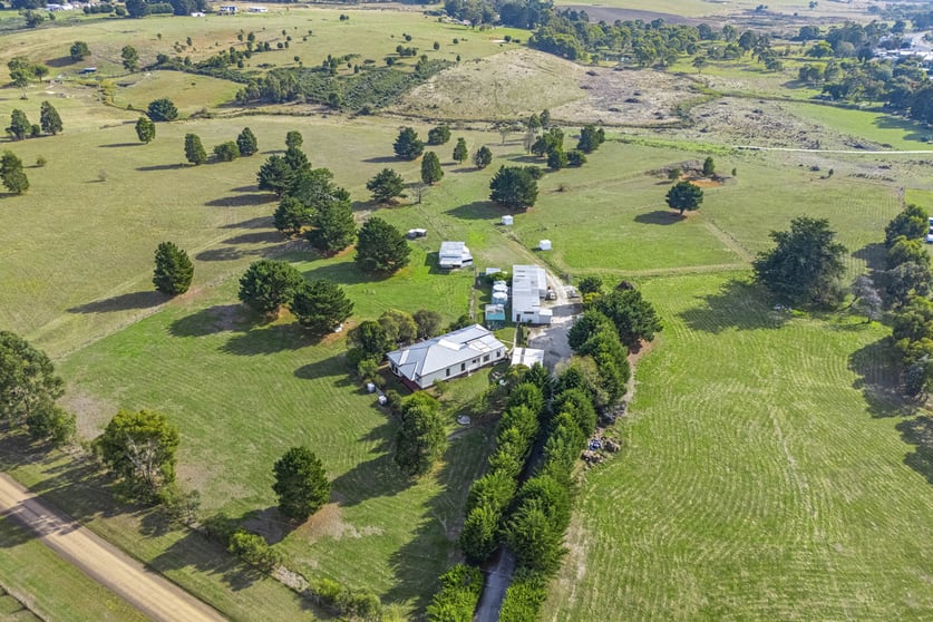 Click to view all images 2 Halls Lane Snake Valley VIC 3351 - Image 1
