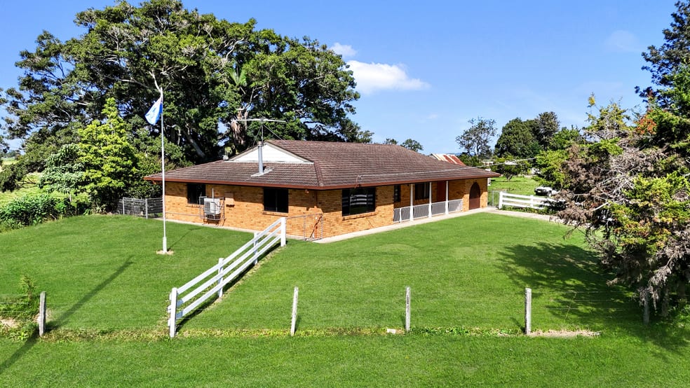 Click to view all images 1076 Macleay Valley Way Bellimbopinni NSW 2440 - Image 3