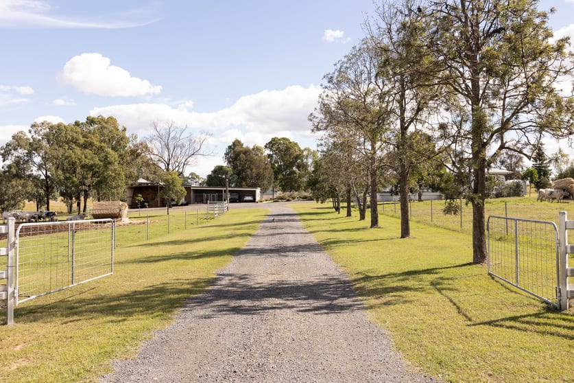 Click to view all images 524 Quinalow Peranga Road Peranga QLD 4352 - Image 3