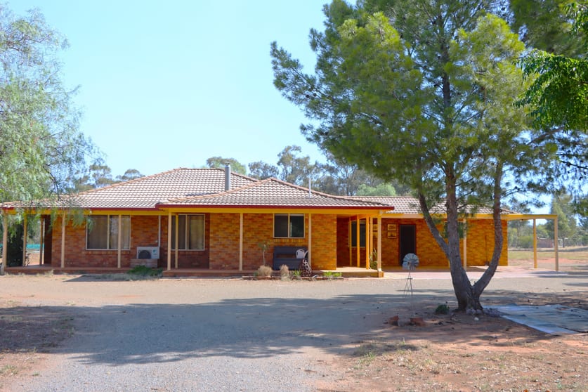 18 Learys Lane Coolamon NSW 2701 - Image 1