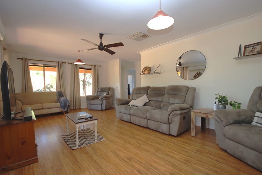 18 Learys Lane Coolamon NSW 2701 - Image 2
