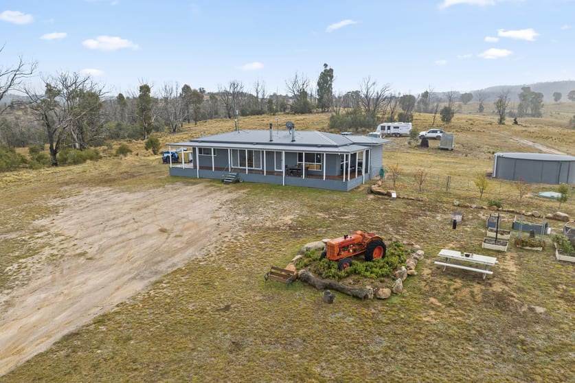 Click to view all images 2876 Peak View Road Cooma NSW 2630 - Image 1