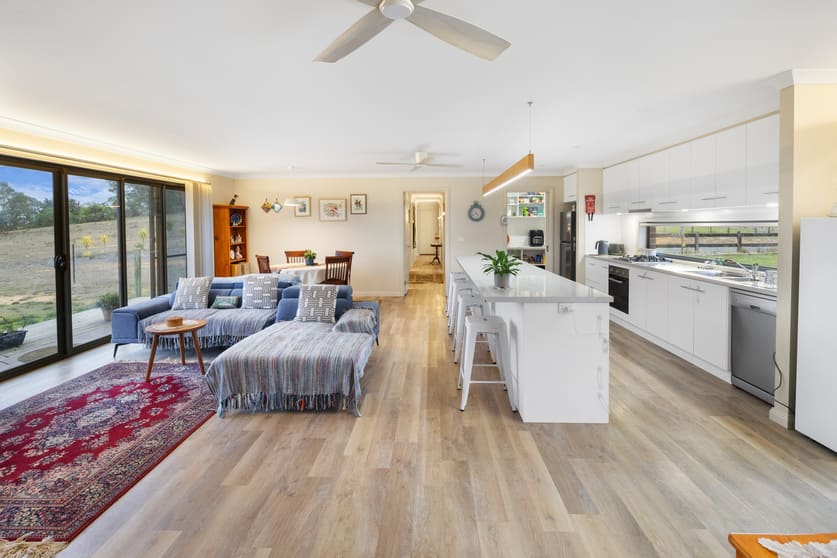Click to view all images 135 Scholes Road Raglan VIC 3373 - Image 3