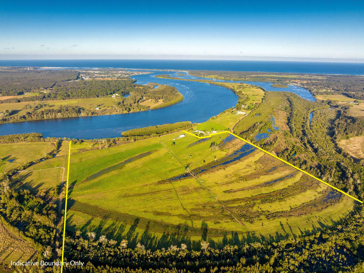 Click to view all images 67 Pelican Bay Road Mitchells Island NSW 2430 - Image 3