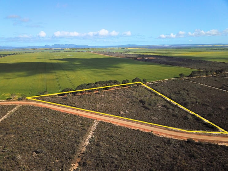 Click to view all images 53 Orchid Road Hopetoun WA 6348 - Image 2