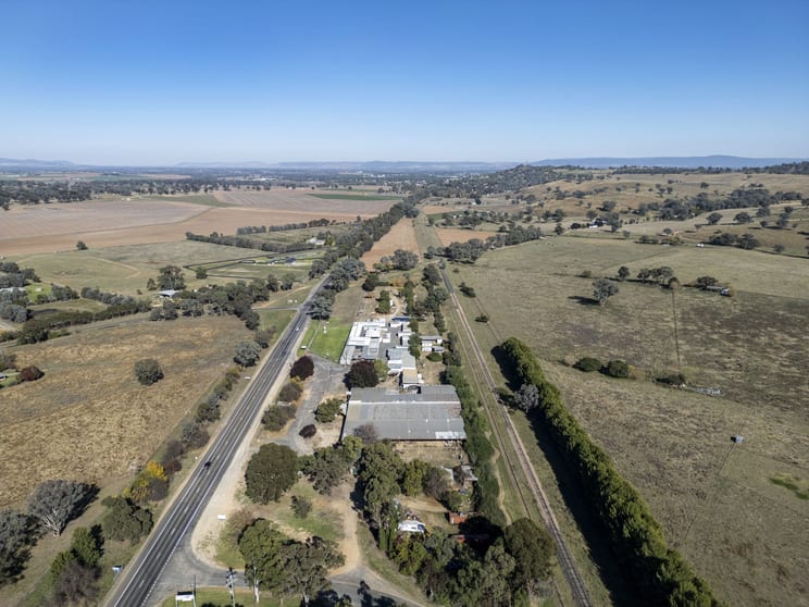 Click to view all images 10291 Mid Western Highway Cowra NSW 2794 - Image 1
