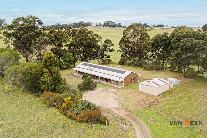 Click to view all images 155 Ellaswood Rd Ellaswood VIC 3875 - Image 1