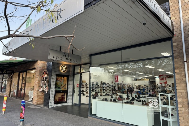 Click to view all images Shop & Retail business for sale in Bairnsdale - Image 1